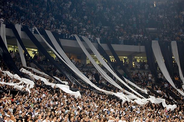 Pariz, čuvaj se! Stižu Grobari!!!