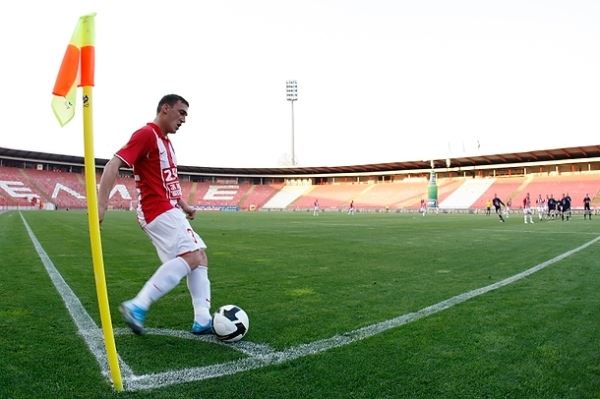 Za koga su igrali Zvezda i Javor?