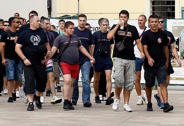 Delije stigle u Bratislavu