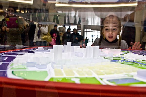 Elizabeta II u Delta Sitiju