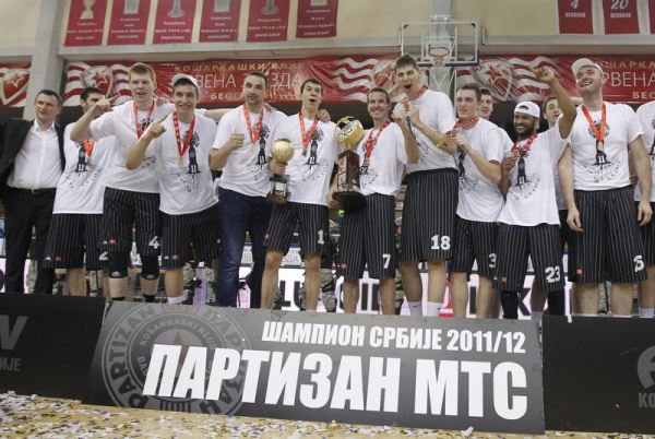 Crno-bela dominacija traje