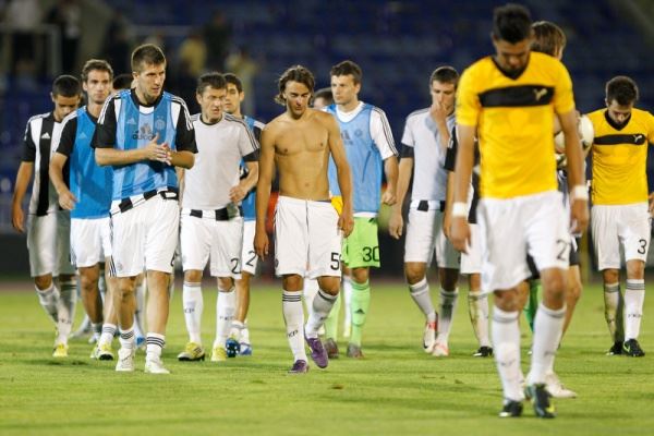 Još jedna tužna crno-bela noć