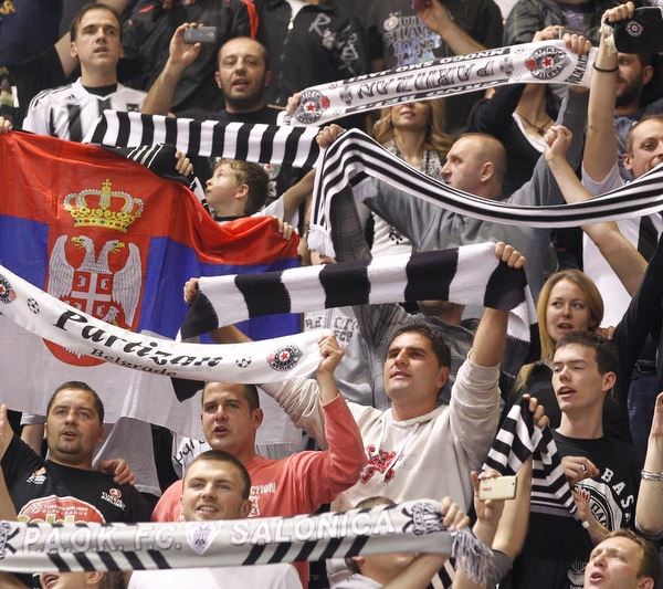 Još jedna crno-bela drama