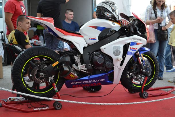 Brrrm, brrrrm! Lepotani na dva točka