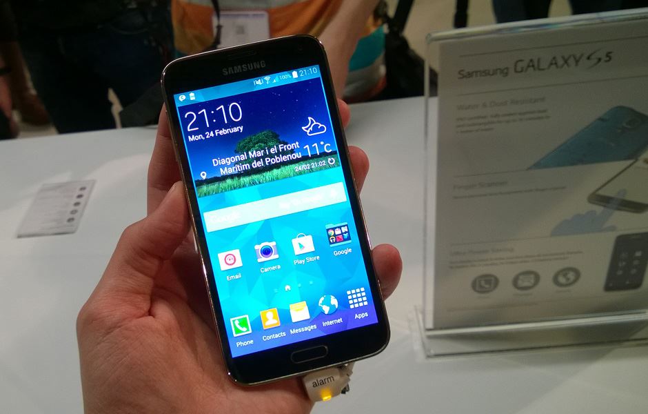 Egzotika sa Sajma mobilne telefonije!