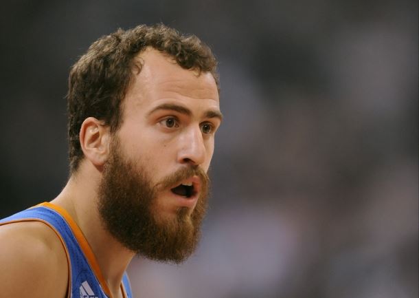 Da li znate ko je pored Nikole Lončara?