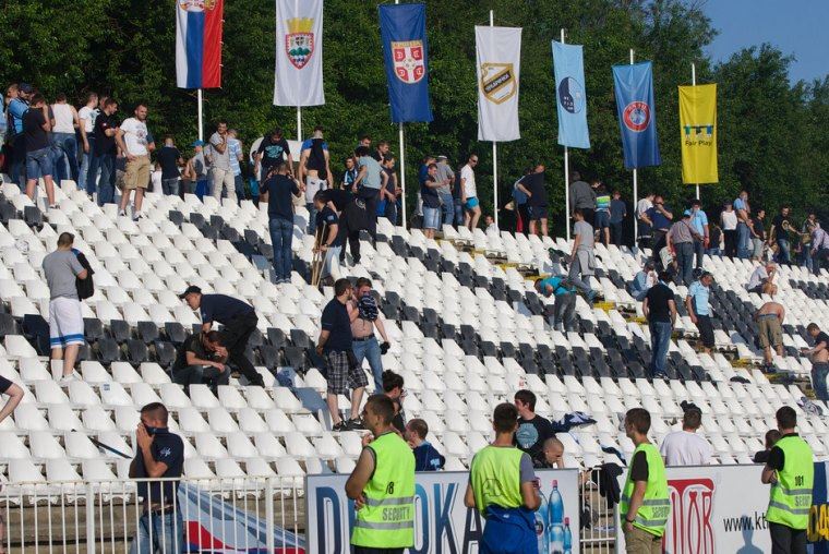 Na utakmicu s rancem, u rancu  - suzavac (FOTO)