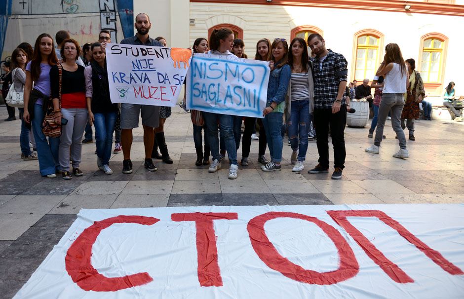 Studenti prošetali centrom Beograda i najavili veliki protest sredinom oktobra. 