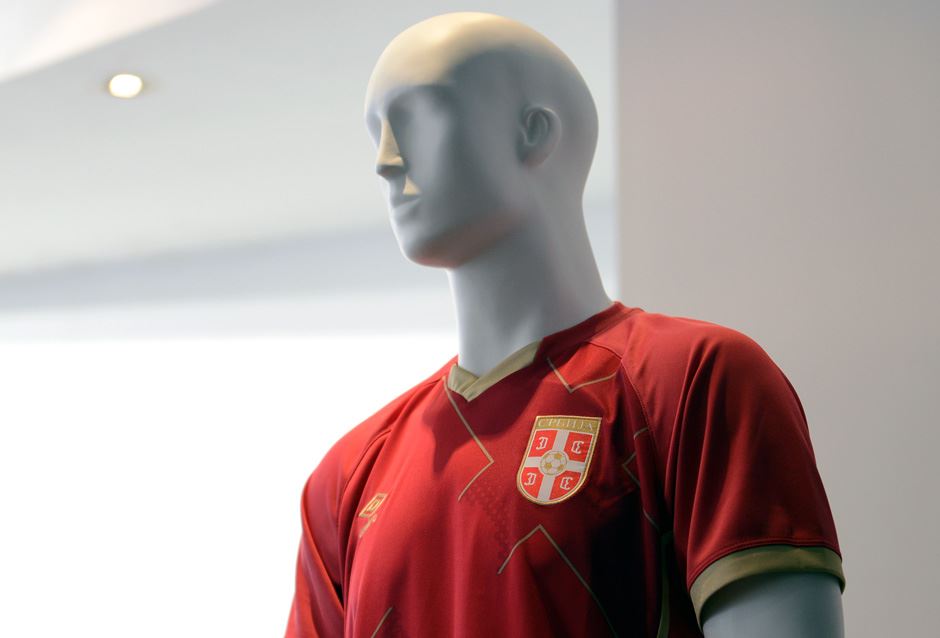 U Kulturnom centru Beograda predstavljen je novi dres srpske fudbalske reprezentacije.