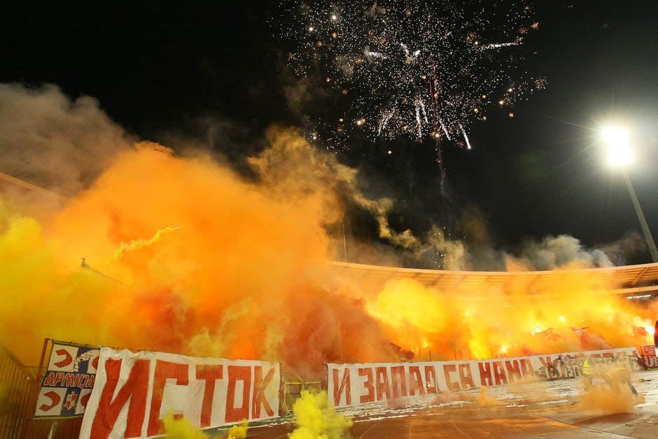 Delije zviždale igračima, fotke sa Zvezda - Čukarički