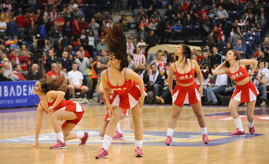 Delije odgovorile navijačima Makabija