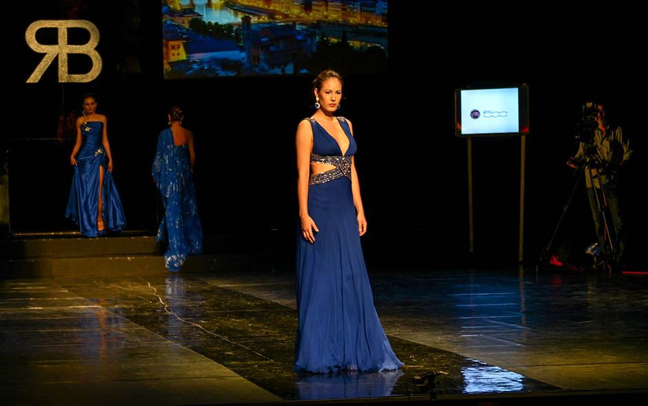 Renato Balestra održao modnu reviju pod nazivom "Opera i moda" u Narodnom pozorištu u Beogradu.