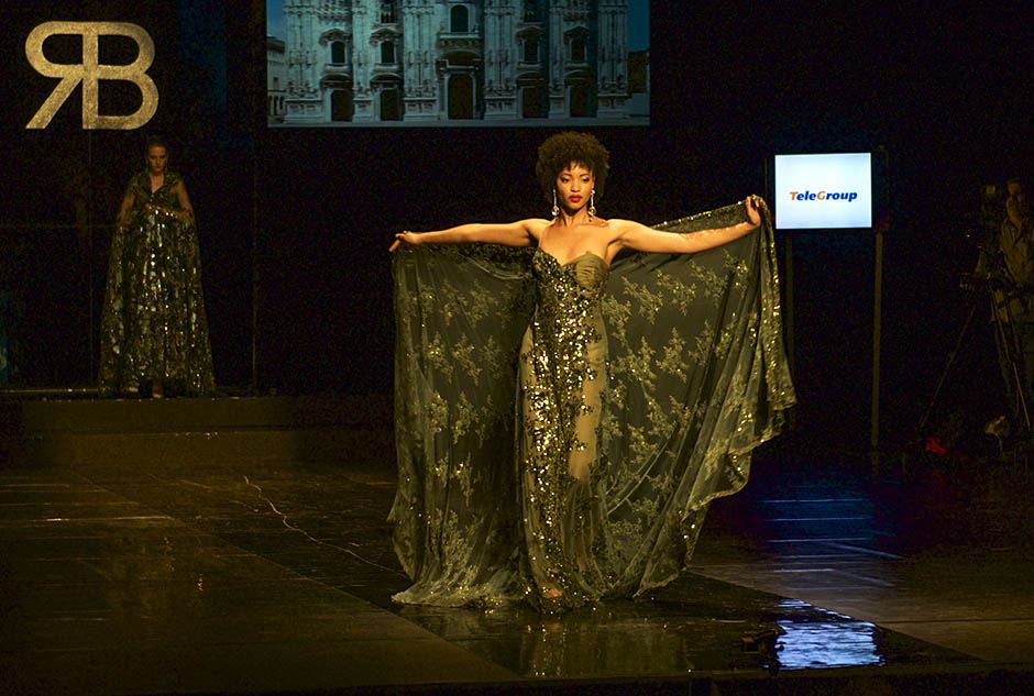 Renato Balestra održao modnu reviju pod nazivom "Opera i moda" u Narodnom pozorištu u Beogradu.