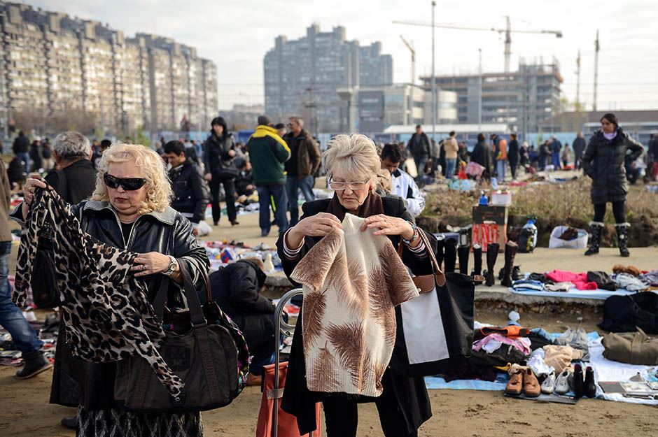 Buvljak na mestu replike Terazija na Novom Beogradu
