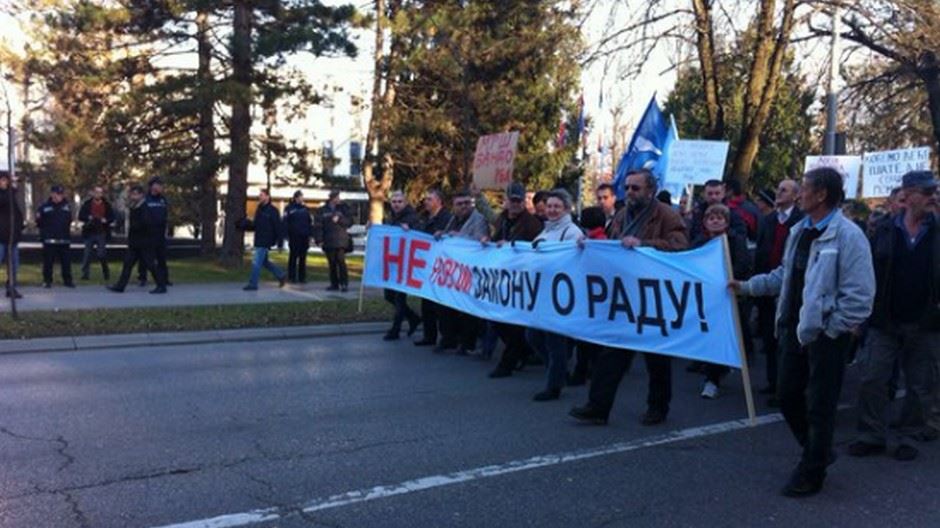 Protesti u Skupštini Srpske zbog zakona o radu