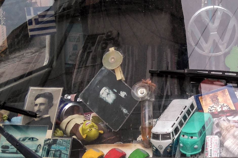 Beograd - hipi kombi parkiran na ulici