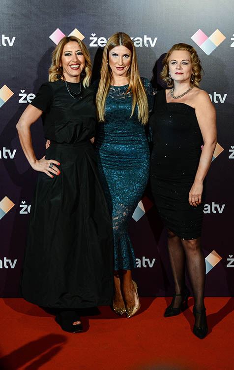 Iva Štrljić, Goca Tržan, Snežana Dakić proslava kanala Ženska TV u kafiću Savanova