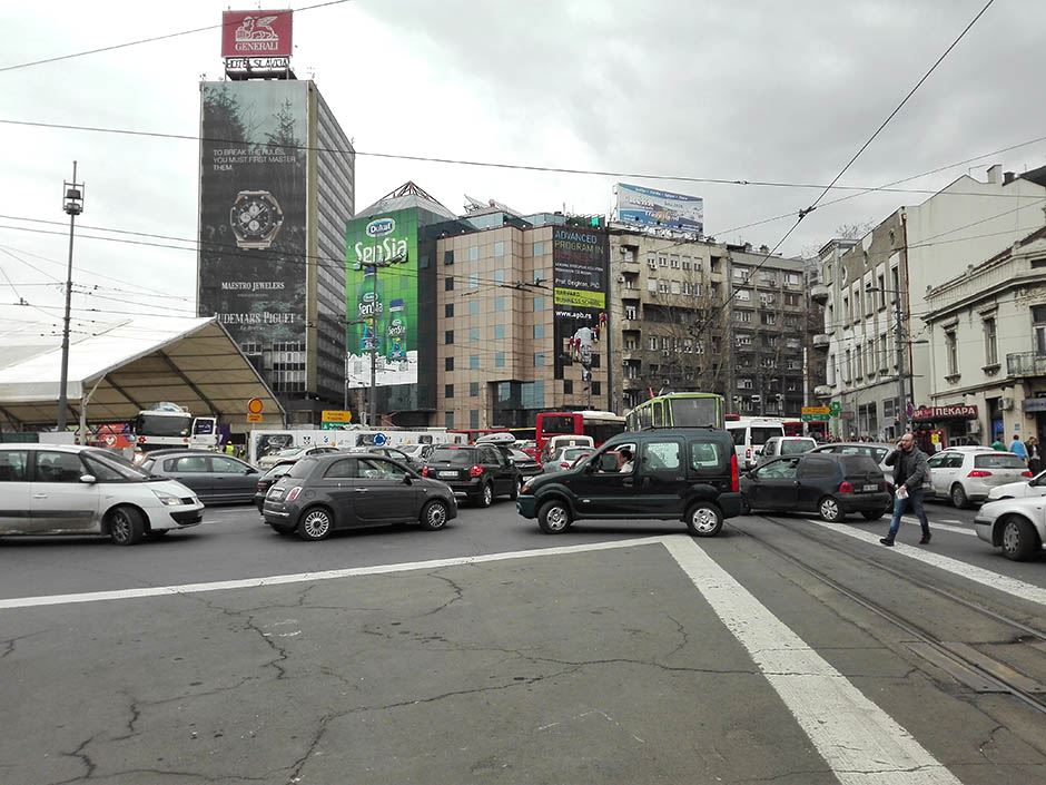 Kako se vozi u kružnom toku ko ima prednost