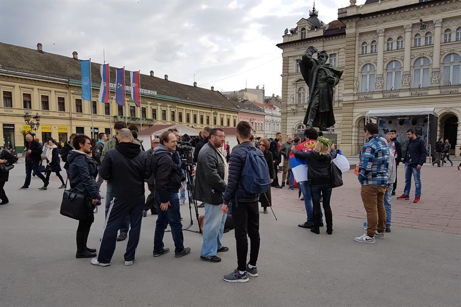 Kontramiting u Novom Sadu - došlo 20 ljudi