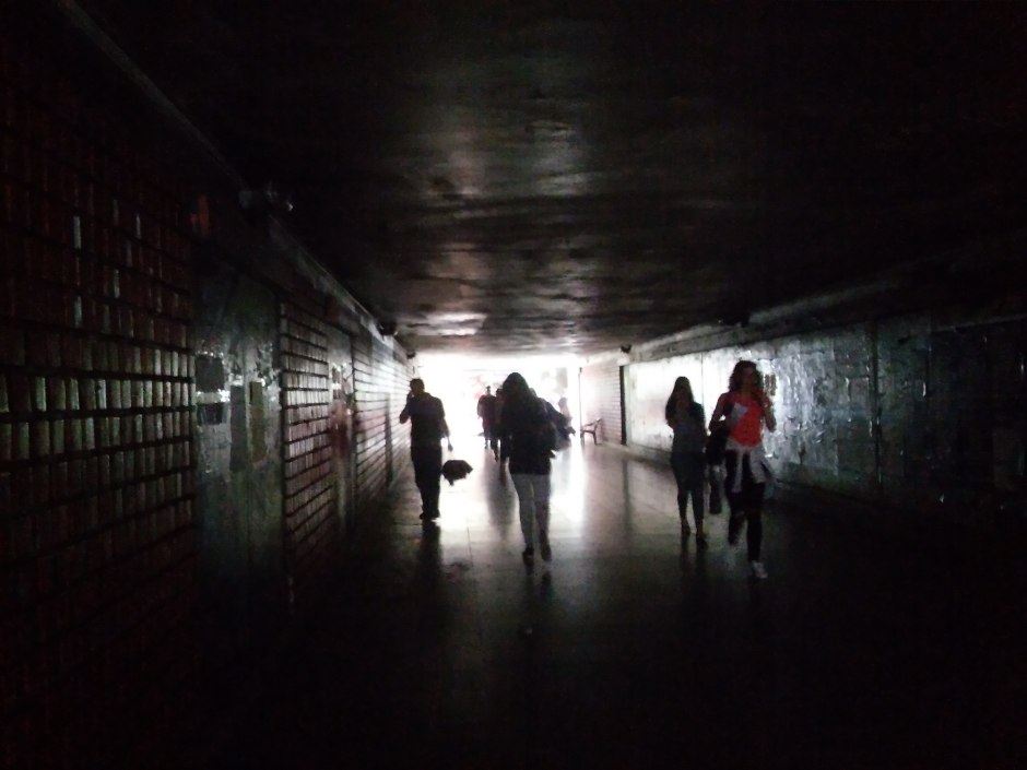 Beograd - osvetljen podzemni prolaz kod Ušća