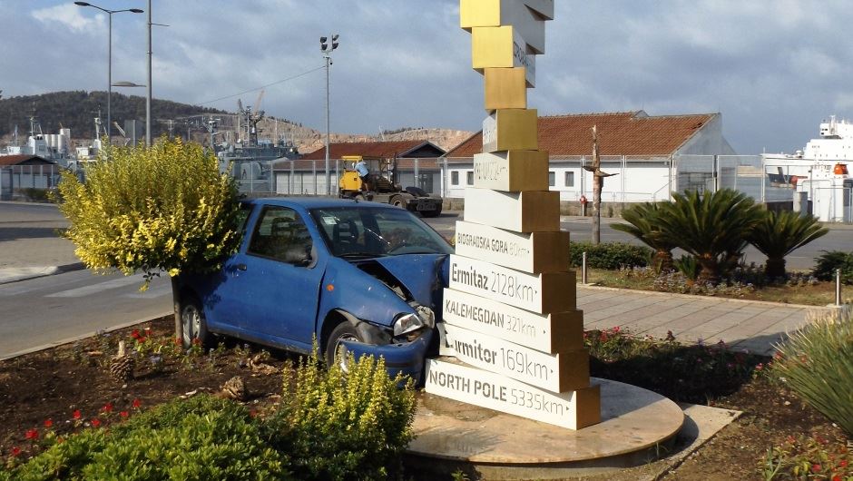 Udes u Baru - Punto se "zakucao" u Nulti Kilometar