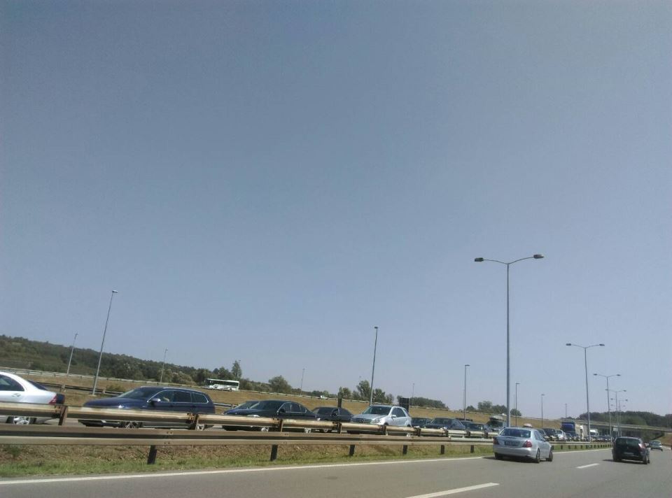 Autoput Niš Beograd zastoj zbog udesa