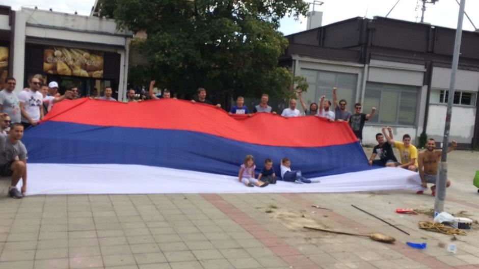 Zastava Srbije - Jarbol u Bloku 21 na Novom Beogradu