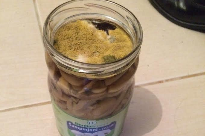 Prodavnice - pokvarena i roba sa isteklim rokom - kupio buđave šampinjone u Amanu