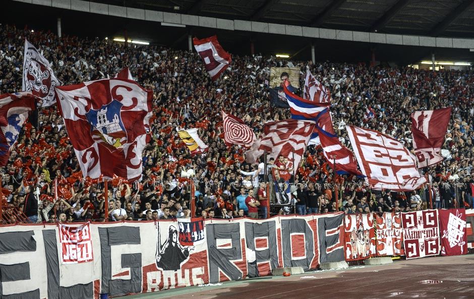 Navijači na utakmici Crvena zvezda - Arsenal.