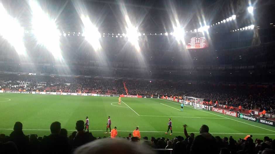 Arsenal - Crvena zvezda atmosfera na stadionu Emirejts