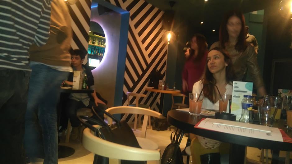 KAFE BAR 16 na Dorćolu deca iz Svratišta 