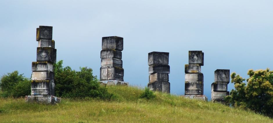 Spomenici bivše Jugoslavije komunistička arhitektura