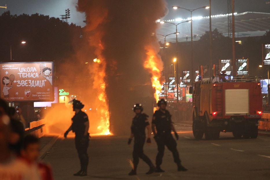 Proslava Zvezdine titule autobus se zapalio
