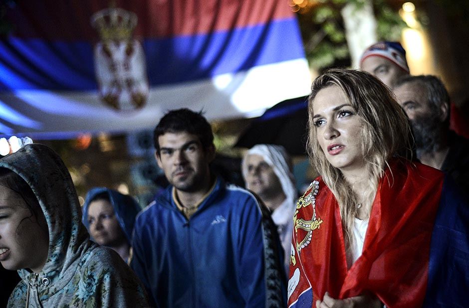 Srbija - Švajcarska navijači na Trgu Nikole Pašića gledaju utakmicu FOTO