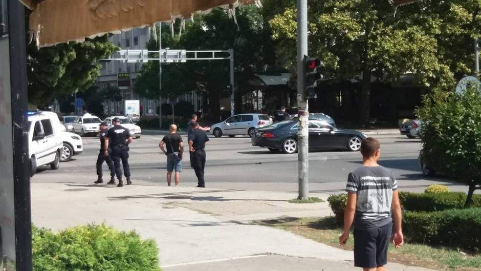 Bar - eksplozivna naprava na raskrsnici?