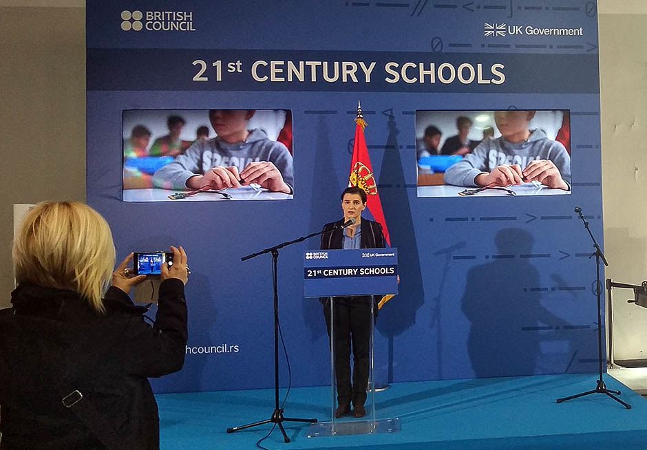 Digitalizacija u školama u Srbiji - naredne tri godine deca uče programiranje