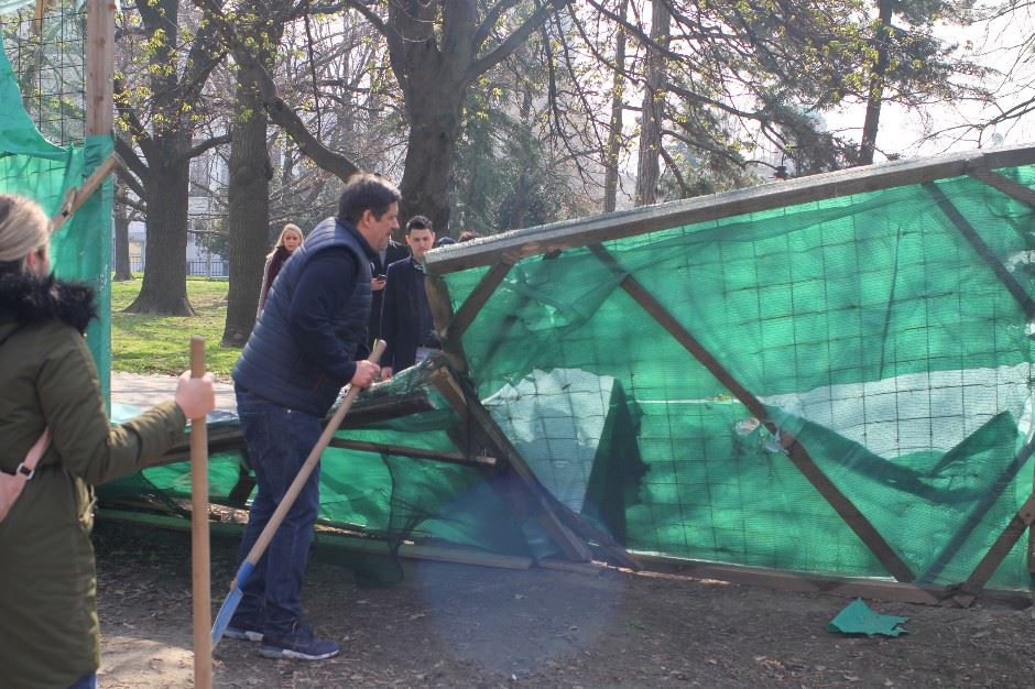 Seča stabala na Kalemegdanu Protest zbog seče stabala na Kalemegdanu