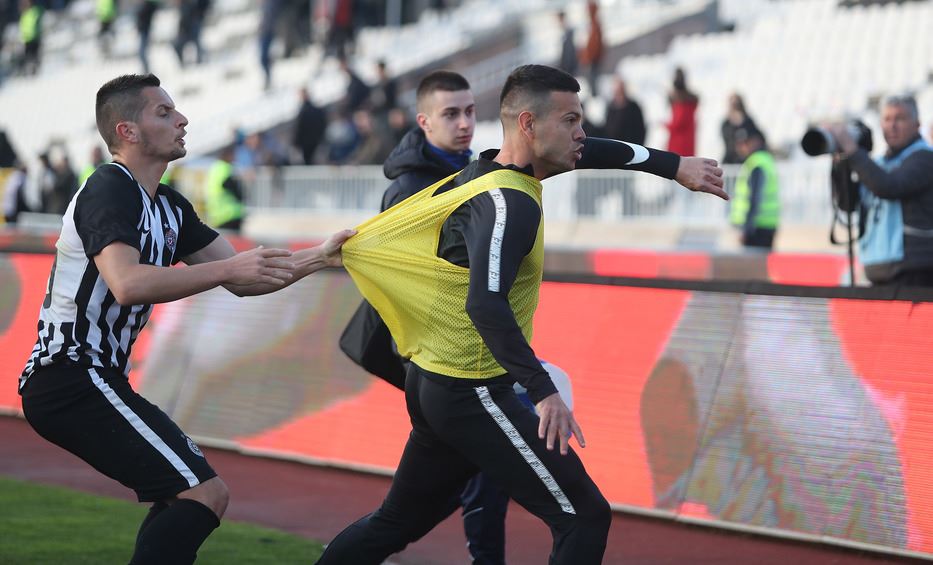 Tuča fudbalera Partizan Spartak