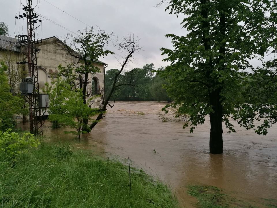 Poplave u BiH: Izlile se reke Vrbas i Sana, evakuacija u toku (FOTO)