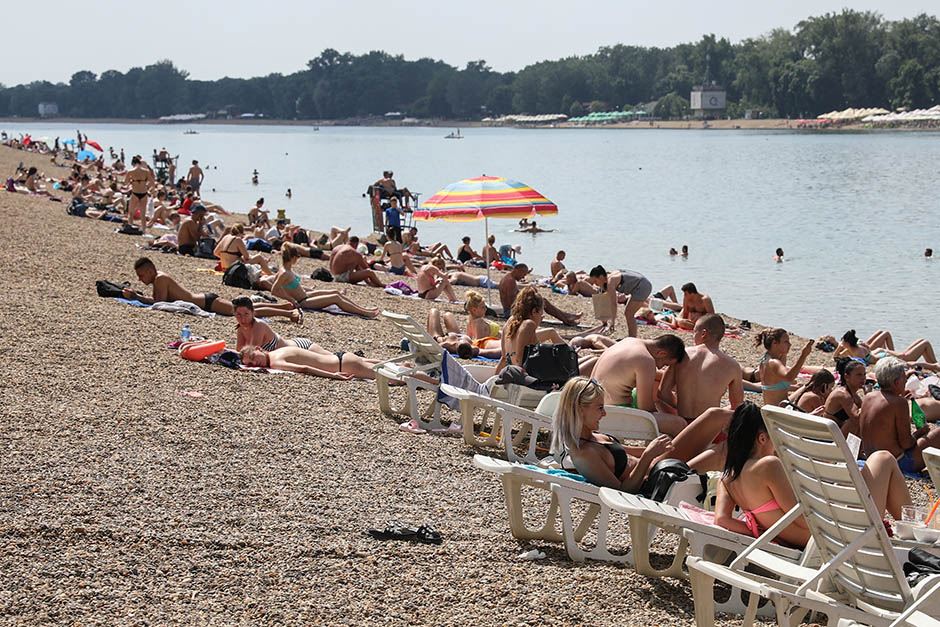 Ada Ciganlija devojke u bikiniju i prvi kupači u 2019. (FOTO)