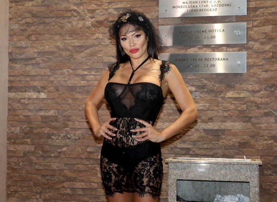 Tamara Djurić u PROVIDNOJ HALJINI proslavila rodjendan! FOTOGRAFIJE