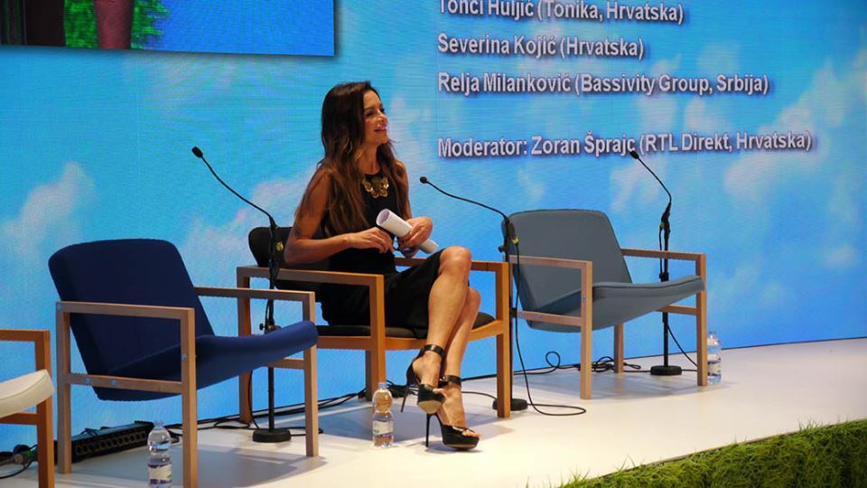 Severina u Rovinju Weekend Media Festival: Pevačica pokazala vitku figuru u uskoj haljini FOTOGRFIJE