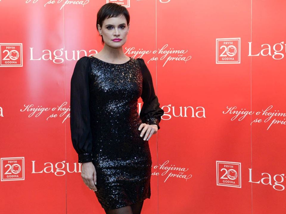 Naša poznata manekenka Ivana Stanković sada radi u pekari