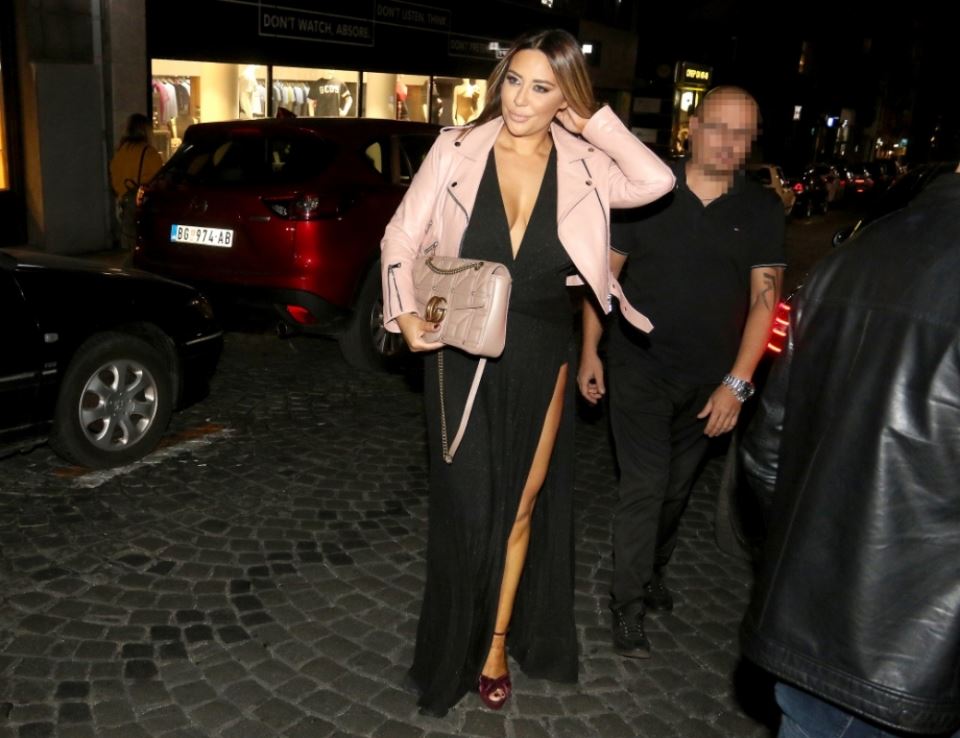 Ana Nikolić Instagram slika u miniću