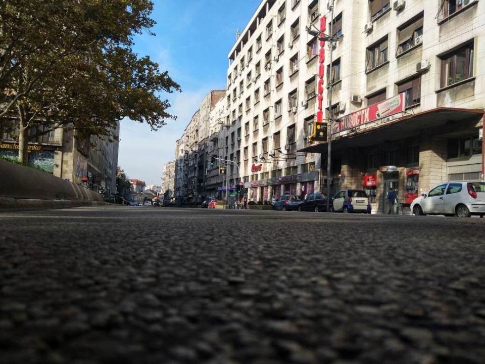 Protest taksista - utorak 15. oktobar - blokada Slavije - prohodan autoput i mostovi