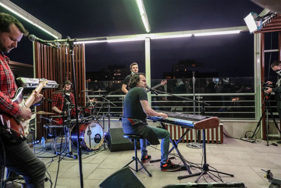 Najveći dužnici na estradi Ko ima para od pevanja 