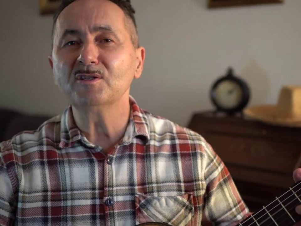 Pesma Ko te ima taj te nema imala 54 strofe