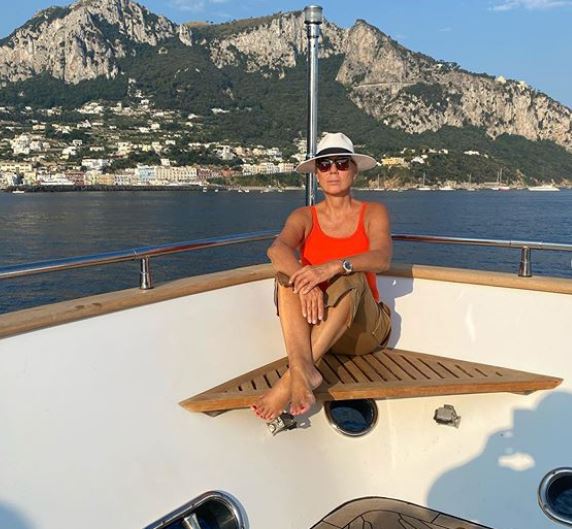 Lepa Brena jahta Hrvatska Izgled nema šminku kosa