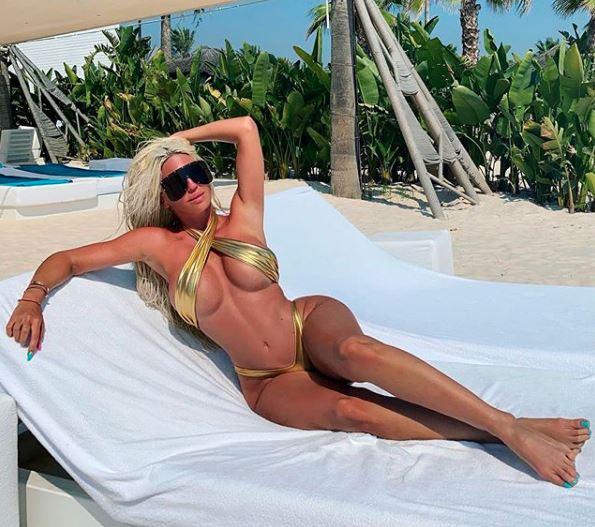 Jelena Karleuša kupaći silikoni grudi Instagram foto