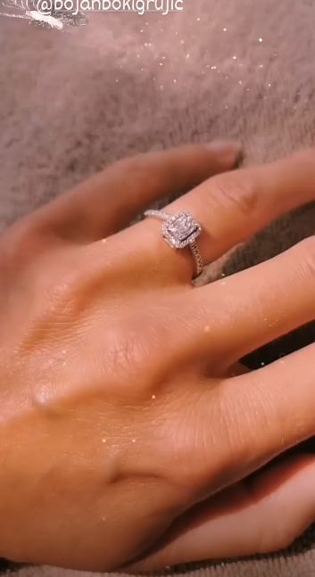 Mia Borisavljević Bojan Grujić prsten verenički prsten Instagram stori